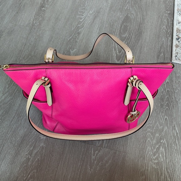 Michael Kors “Jet Set” Leather Tote - Picture 10 of 16